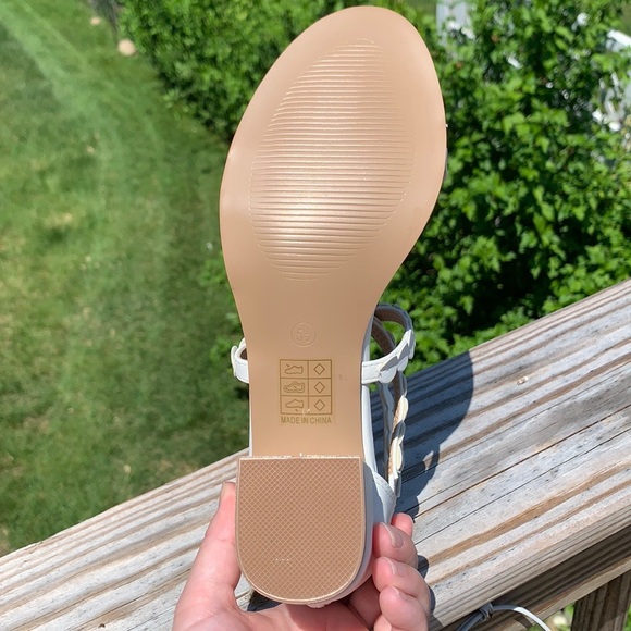 Journee Collection JASIRI Heeled Sandal - Picture 4 of 6